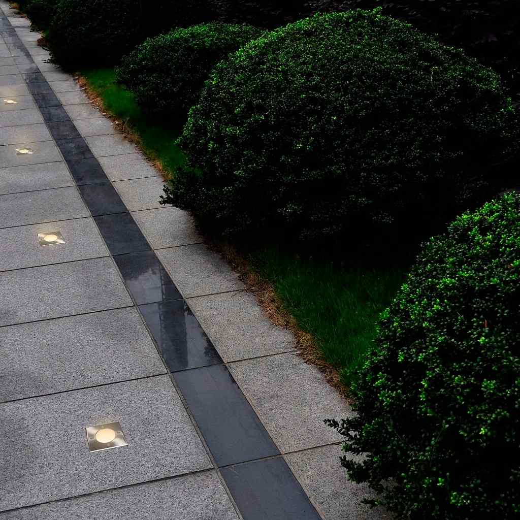 Set di 12 Faretti Carrabili Quadrati per Esterno SolPatio IP67 - Image 1 of 3