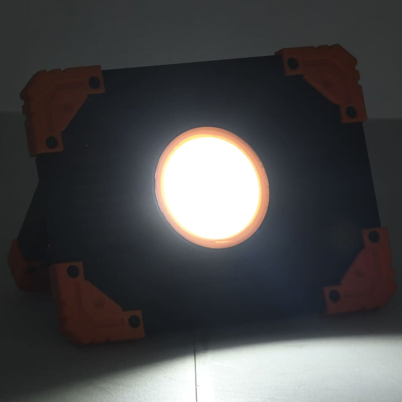 Faretto LED Portatile Brillante 10W | Luce Bianca Fredda per Ogni Occasione - Image 1 of 7